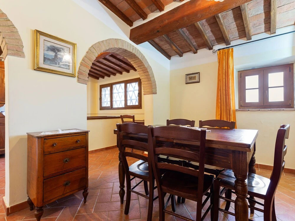 Secluded Holiday Home in Bibbiano With Courtyard