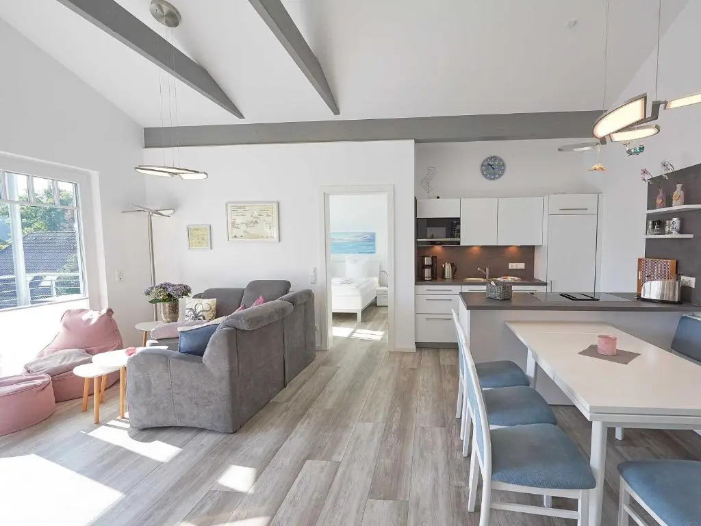 Villa "Düne 4" in Binz - WG7 "Strandmuschel" mit Balkon strandnah