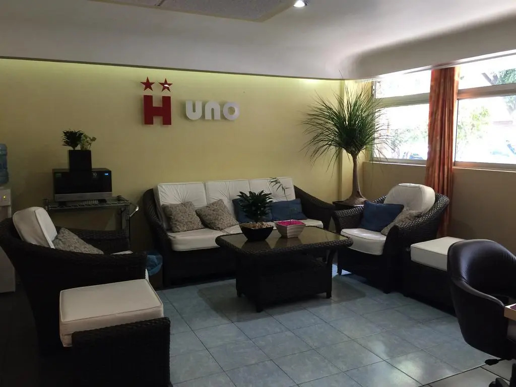 Hotel H