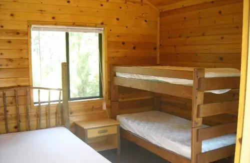 Yosemite Lakes Bunkhouse Cabin 29