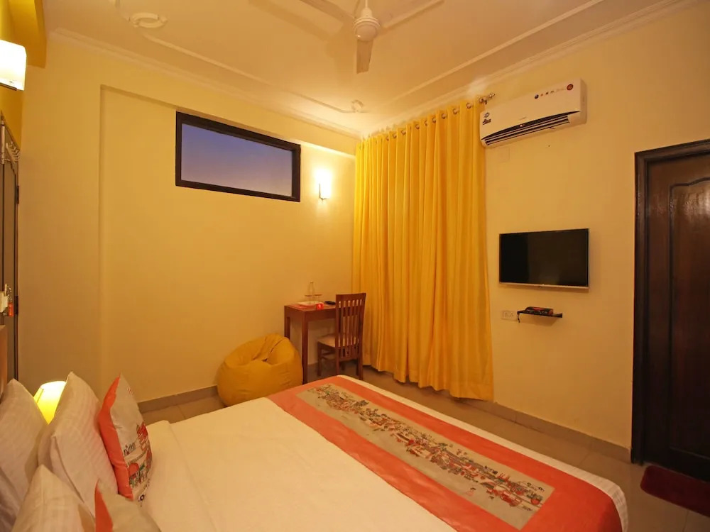 OYO Flagship 140 Noida Expressway Boulevard