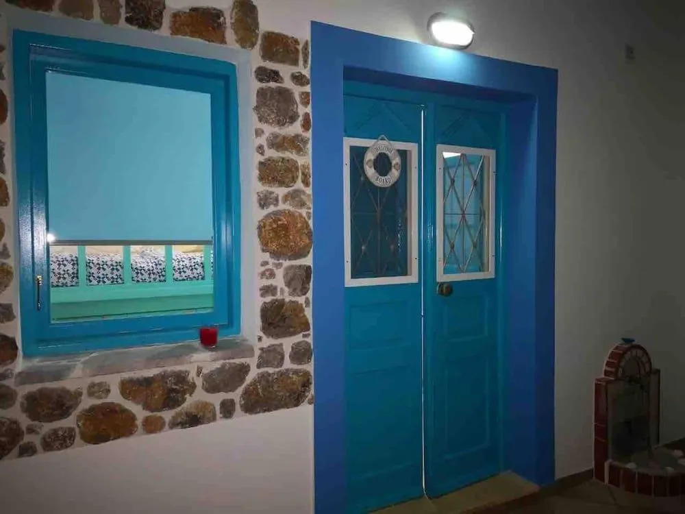 Grande Grotta Studios - Sleeps 8 - Free Parking