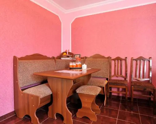 Jomidava House