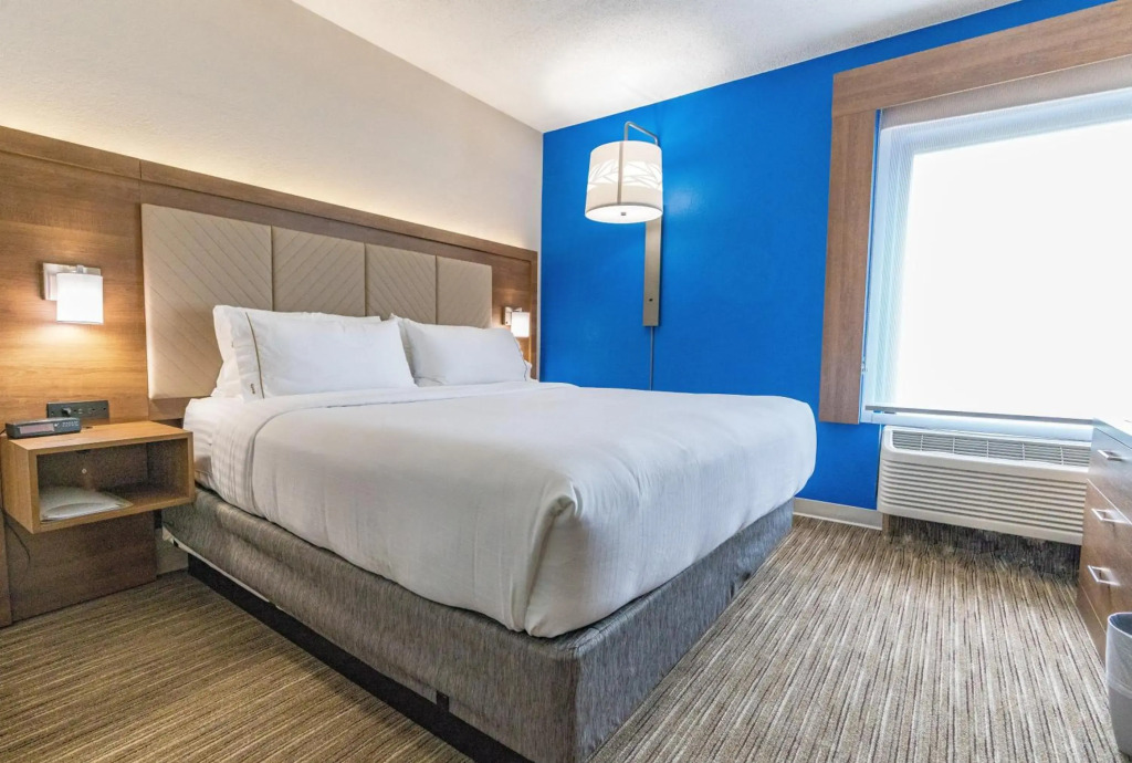 Holiday Inn Express Hotel & Suites Nashville Brentwood 65S