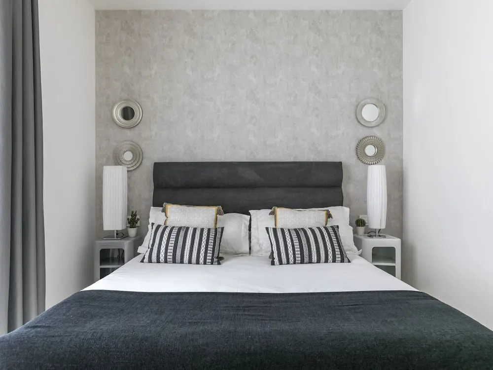 Riverside by Forever Rentals. Deluxe 2 Bedroom Apartment With Views of R?a. Wifi