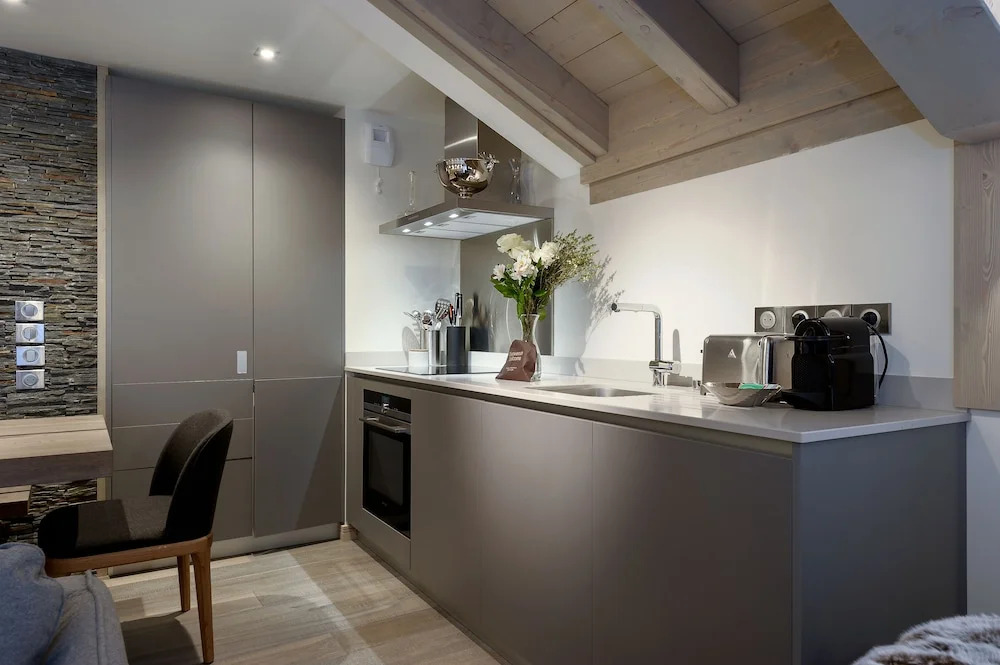Le C Residence Apartment T4 Cabins A06