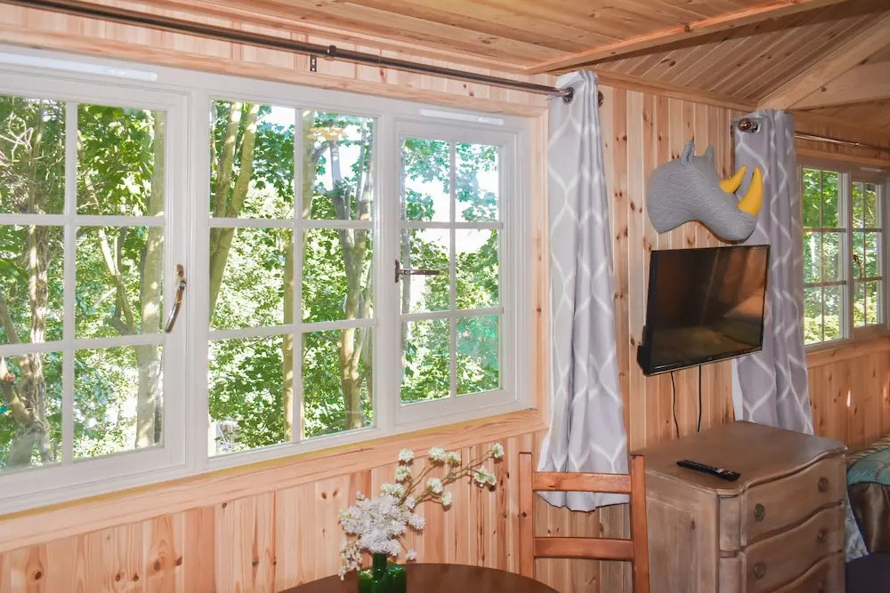 Rustic Cabin Getaway in Brighton