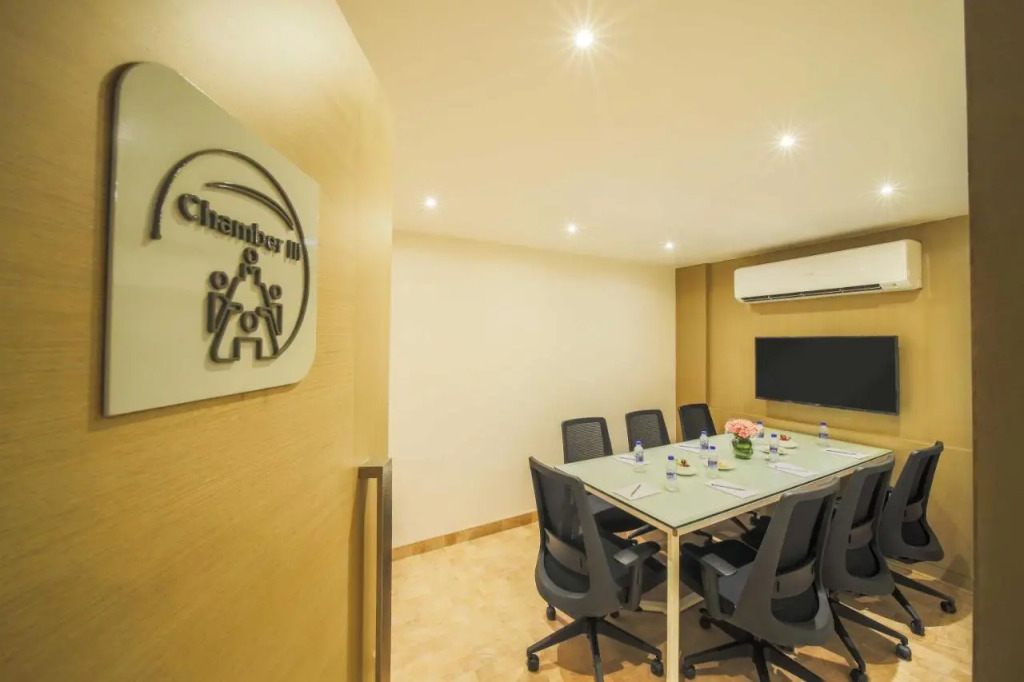Jade Suites - Luxury Boutique Hotel