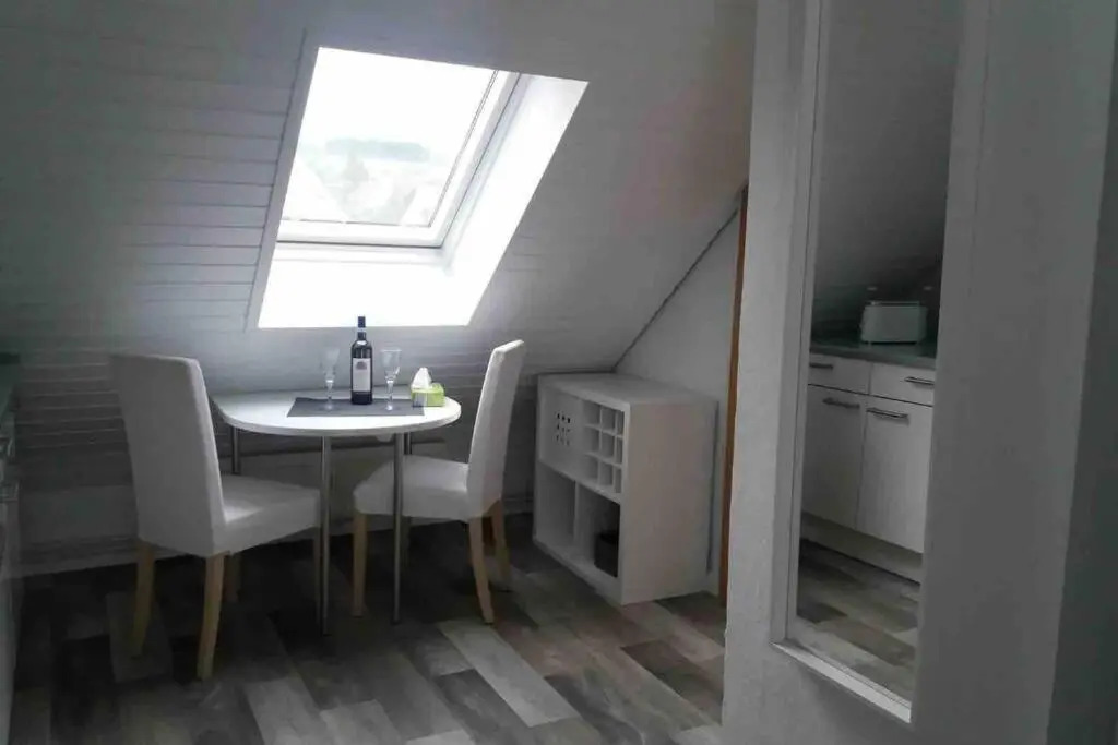 Helle 2-Zimmerwohnung Am Stadtrand (Adults Only)