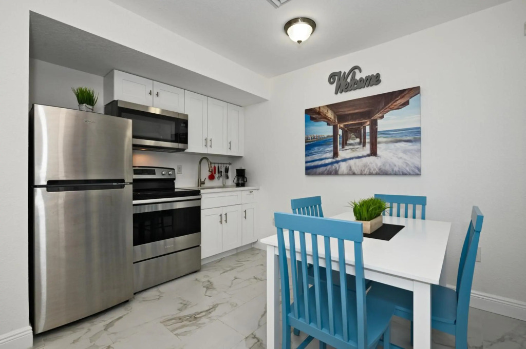 Relax and enjoy Fort Lauderdale beach!