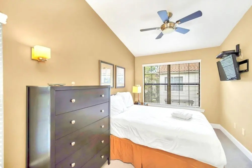 4BR Townhome in Damai Resort With Netflix