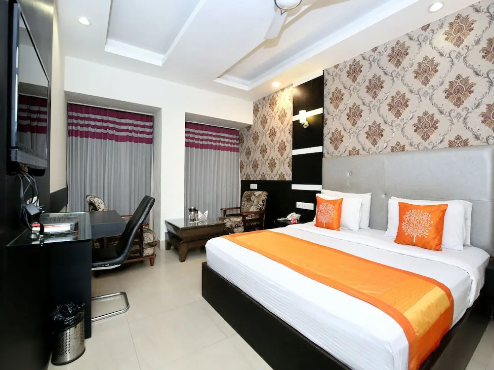 OYO 2107 Hotel Akash Continental