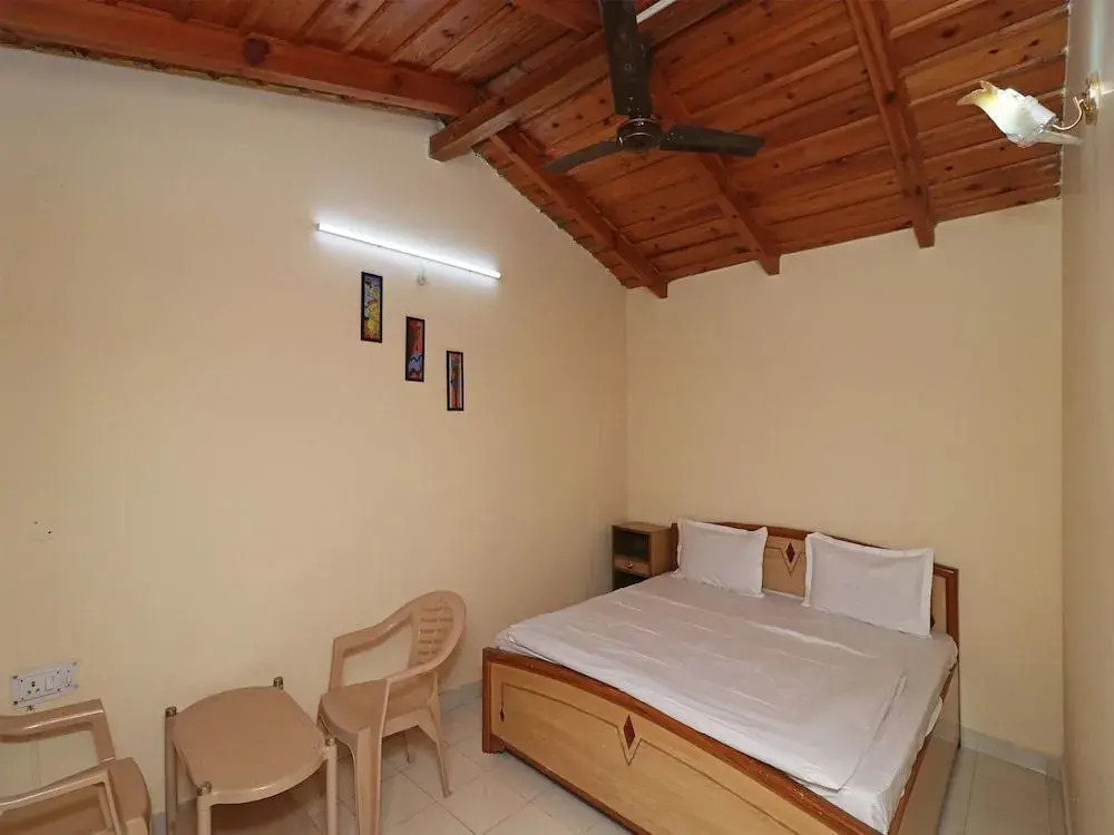 OYO Home 13666 Modern 3BHK