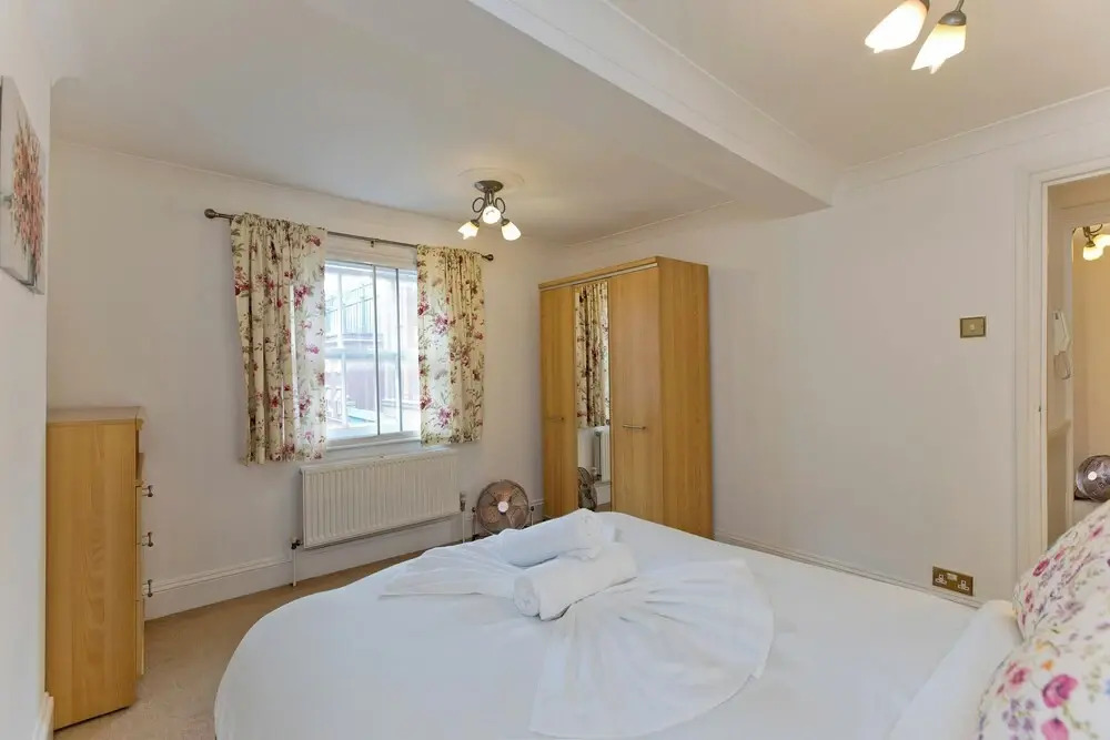Imperial Horseferry Road Apartment