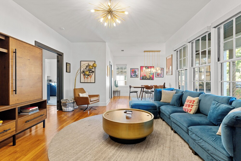 2 Mi to Downtown Austin: Family Home w/ Porch!
