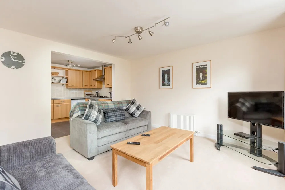 404 Dalry Gait Apartment 2