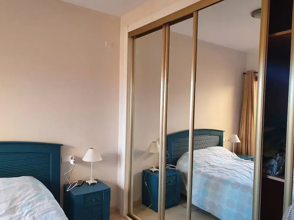 3 Bed Penthouse - Sleeps 8 - Pool - Sea View