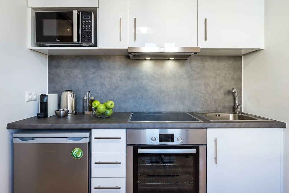 Syntagma modern new flat - large balcony