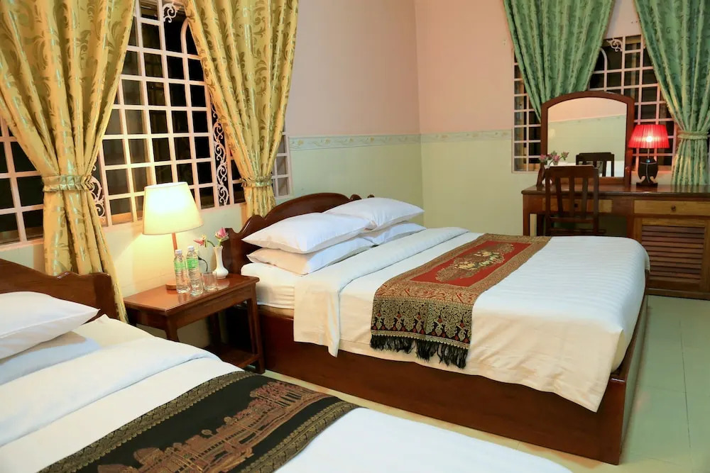 The Golden Square Villa