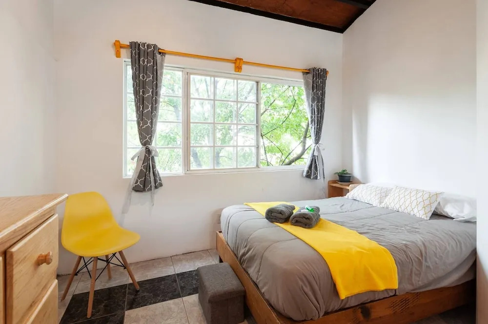 Big Room With Self Contained Services Cdmx