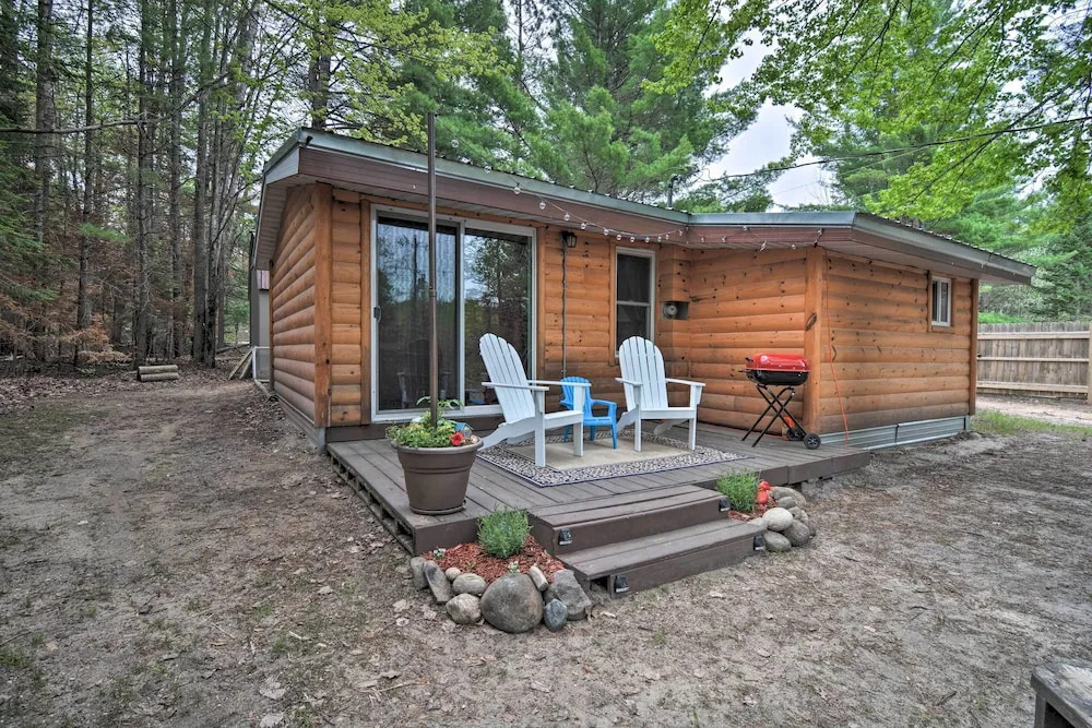 Rustic Frederic Cabin Near Cross-country Skiing!