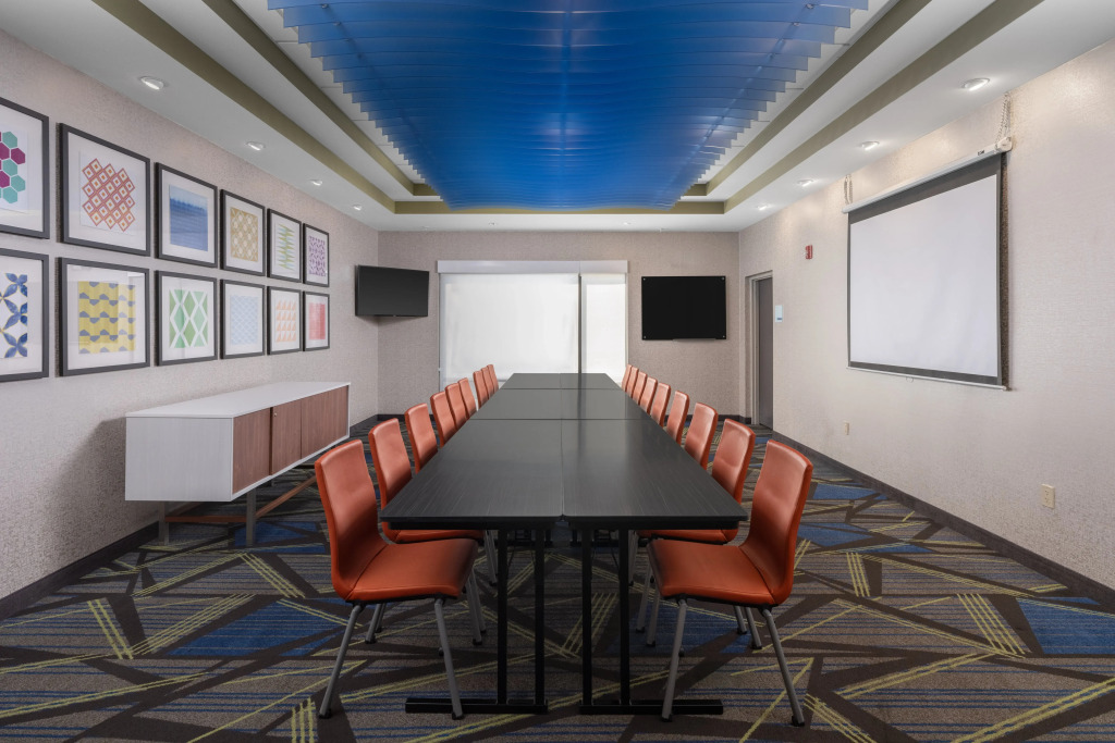Holiday Inn Express & Suites Lakeland South by IHG