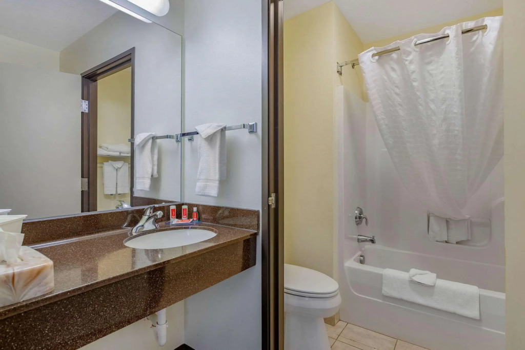 Econo Lodge Inn & Suites Des Moines Fairgrounds Area