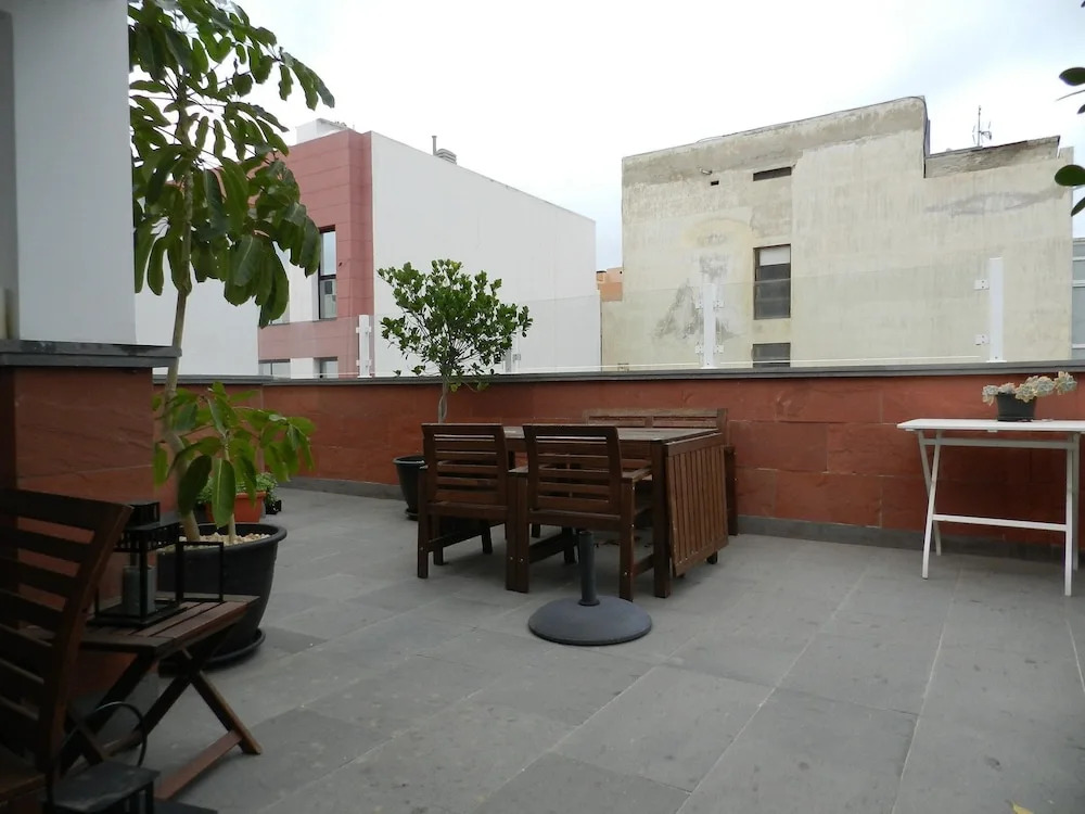 Duplex nuevo y moderno con terraza