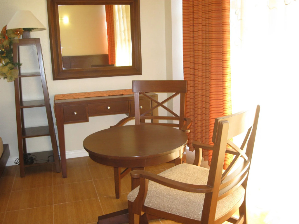 Gardenville Hotel
