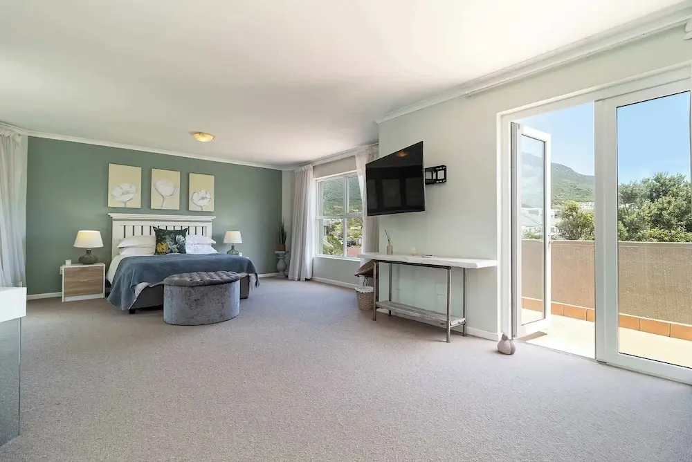 Beachfront Villa Sea Breeze Hout Bay Cape Town