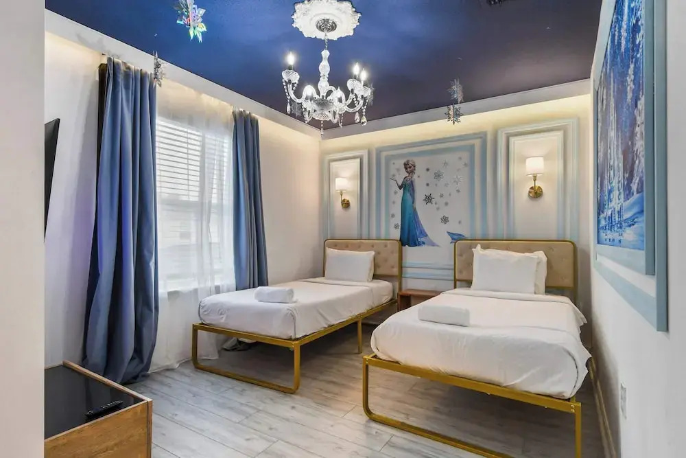 Avengers Game Room 10br Villa w/Private Pool Spa