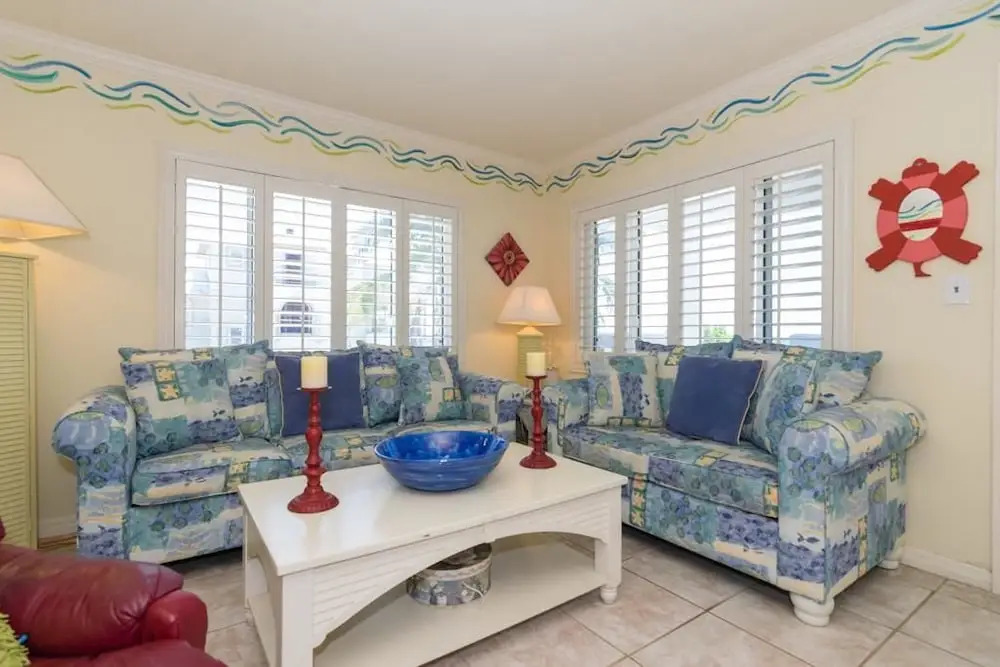 AM Beach Place Unit 6