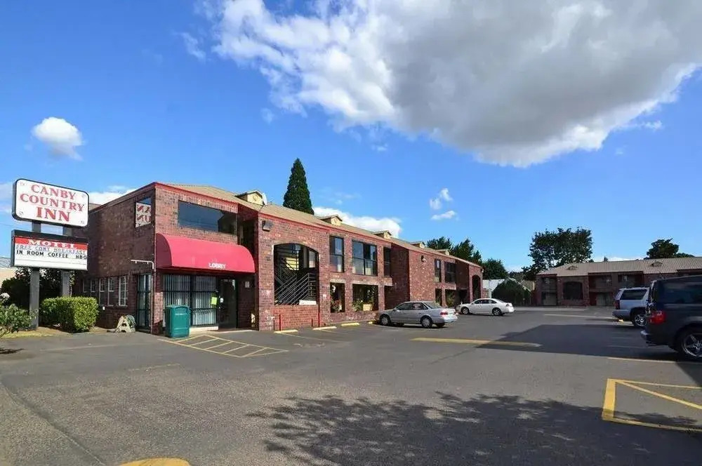 Canby Country Inn