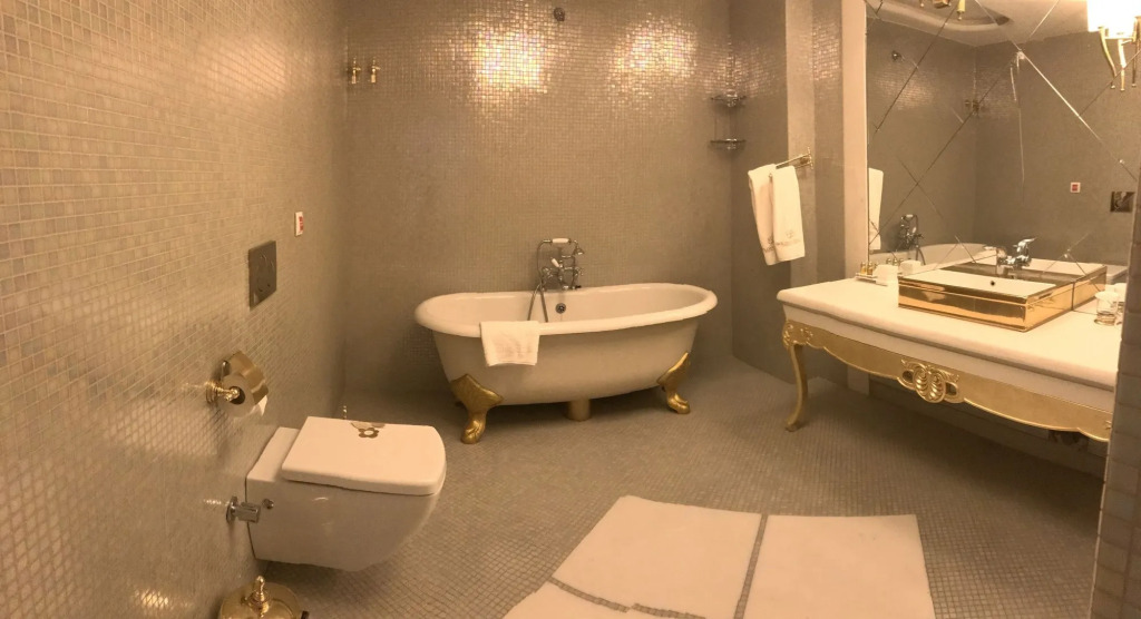 Golden Pars Hotel