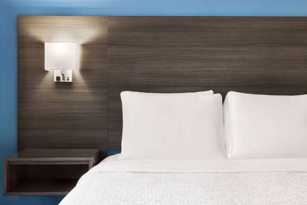 La Quinta Inn by Wyndham San Antonio I-35 N at Toepperwein