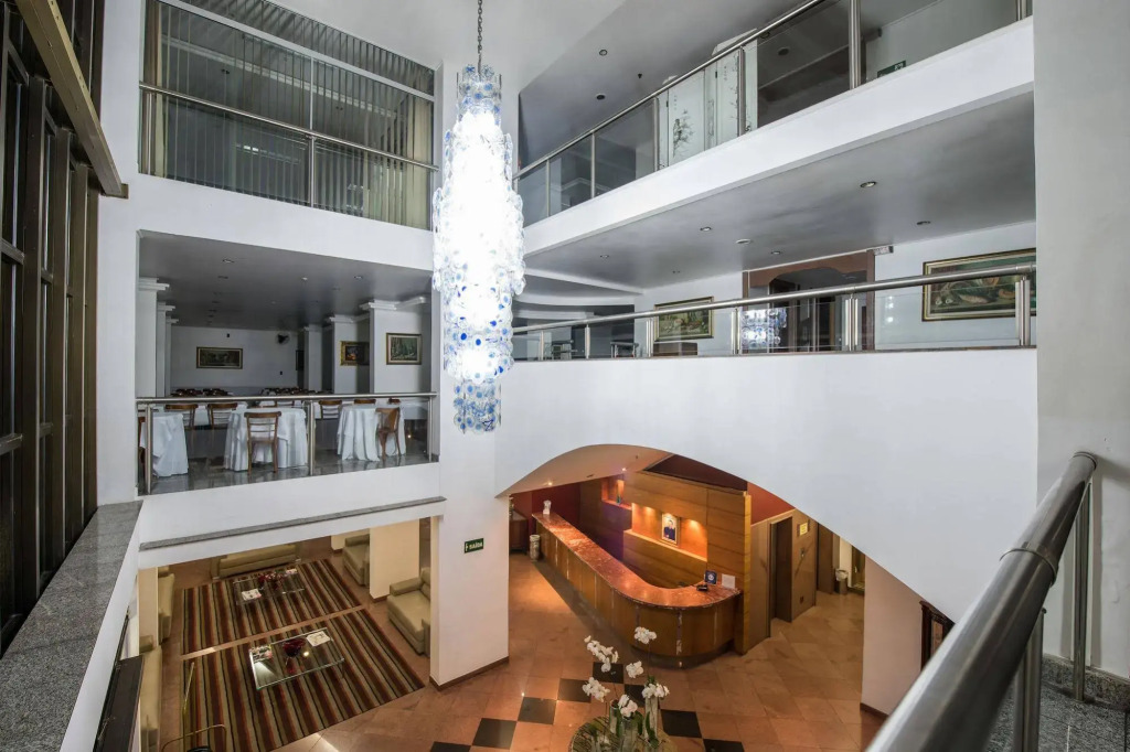 Hotel Carlton Plaza