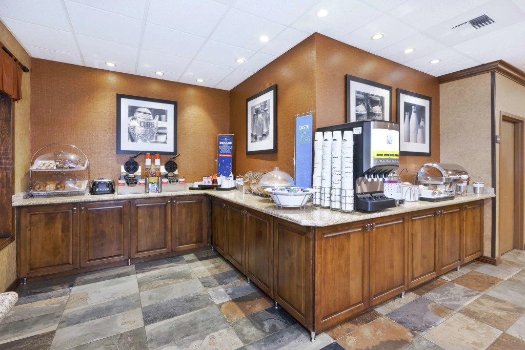 Hampton Inn Idaho Falls / Airport