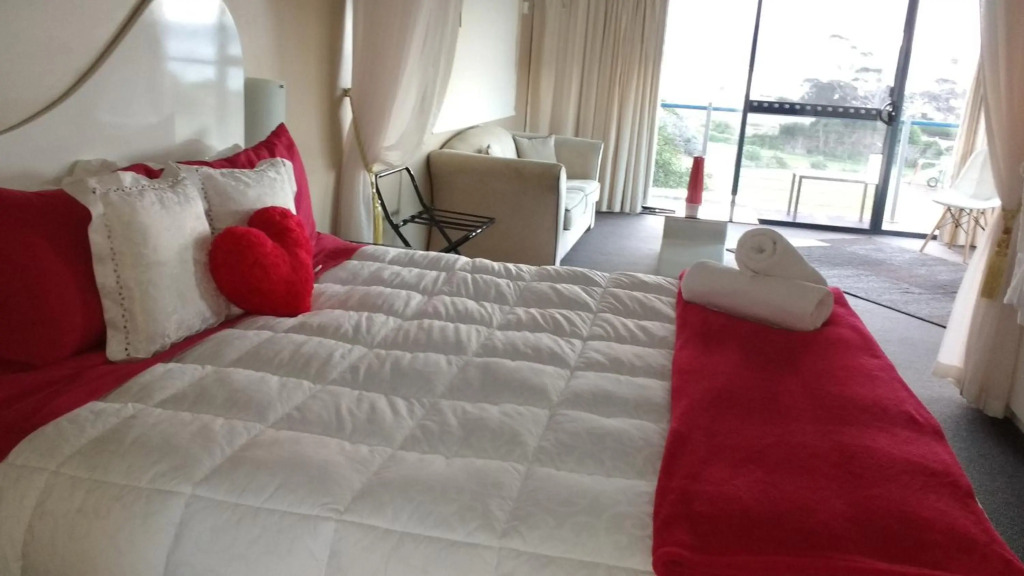 Diamond Island Resort, Restaurant & Bar and Penguin Show