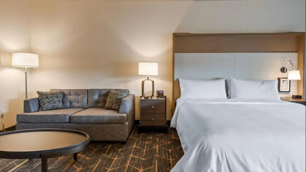Holiday Inn - Clarksville Northeast by IHG