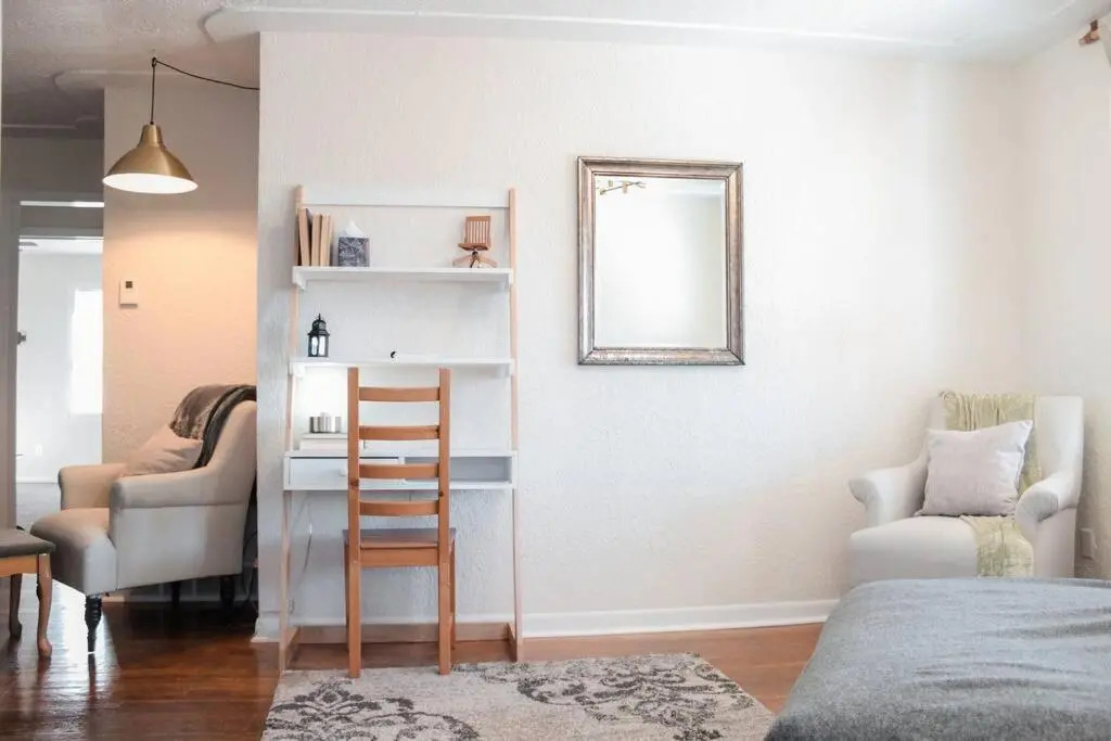 Cozy + Eclectic home in the Heart of Lawton/Mid Term Stay