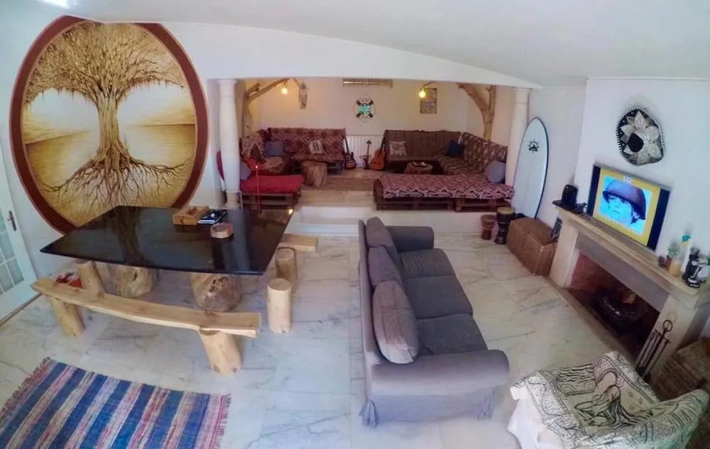 7 Waves Surf Hostel