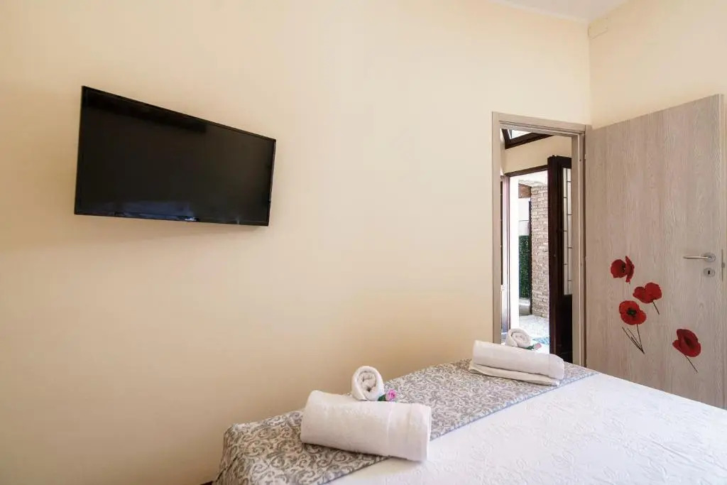 La Corte Rooms and Home Restaurant