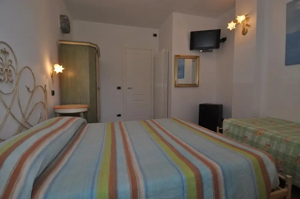 Sandra Villa Rooms