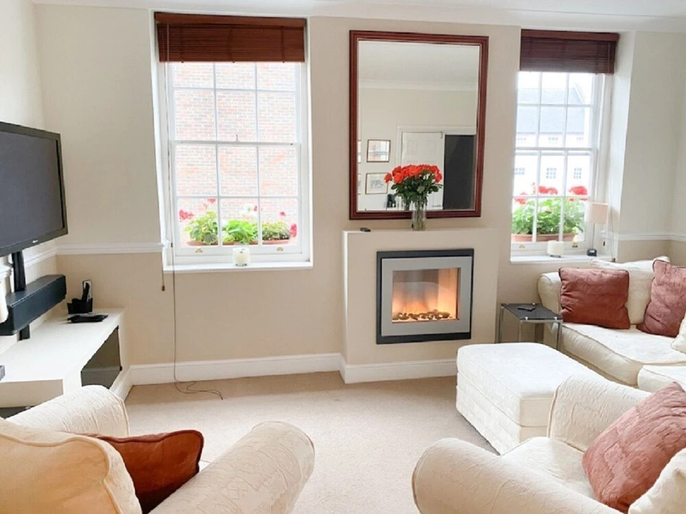 ROOMS AT THE QUAYSIDE - stylish en-suite rooms on Poole Quay all fully refurbed