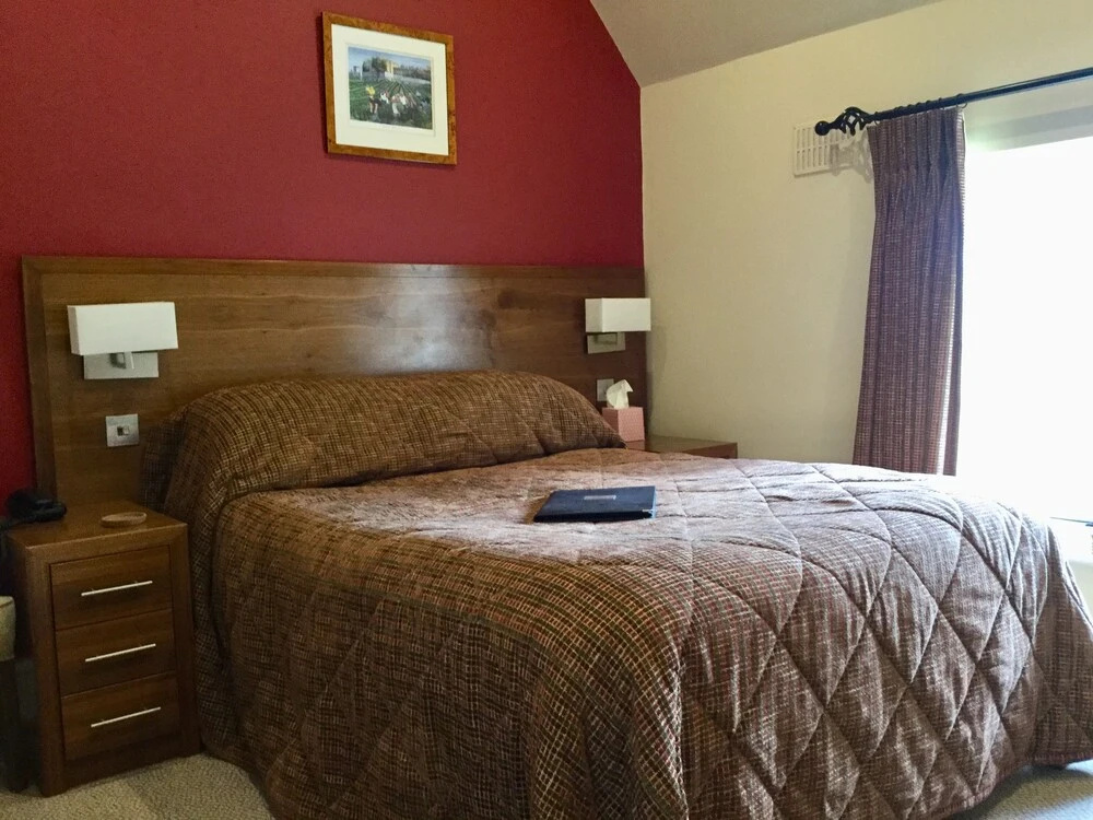 Castle of Comfort Hotel & Restaurant