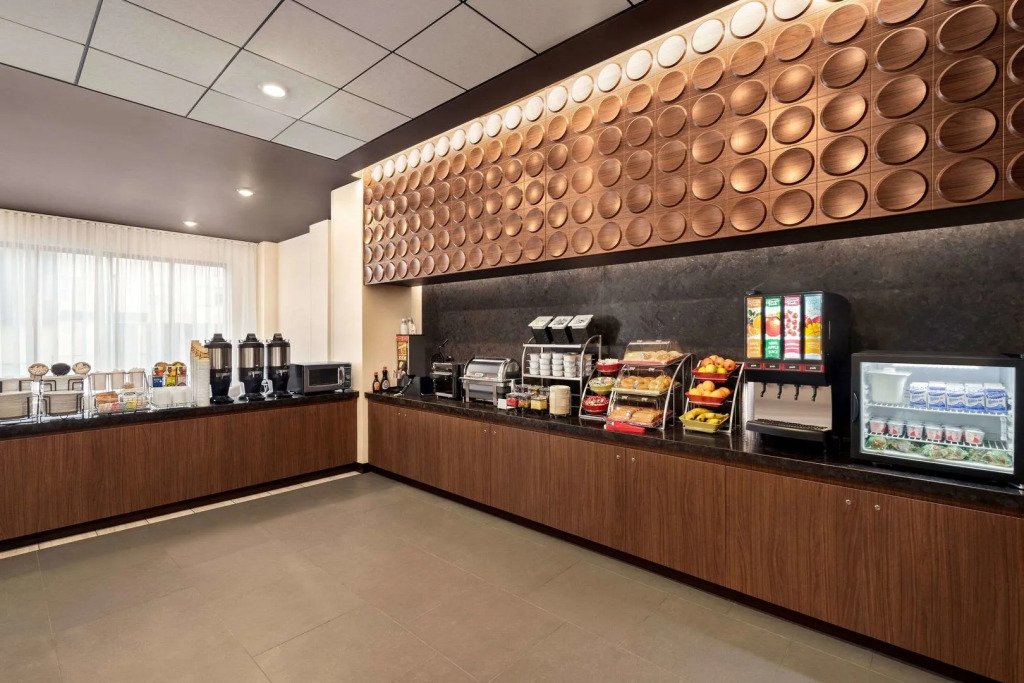 Courtyard by Marriott Seattle SeaTac Airport