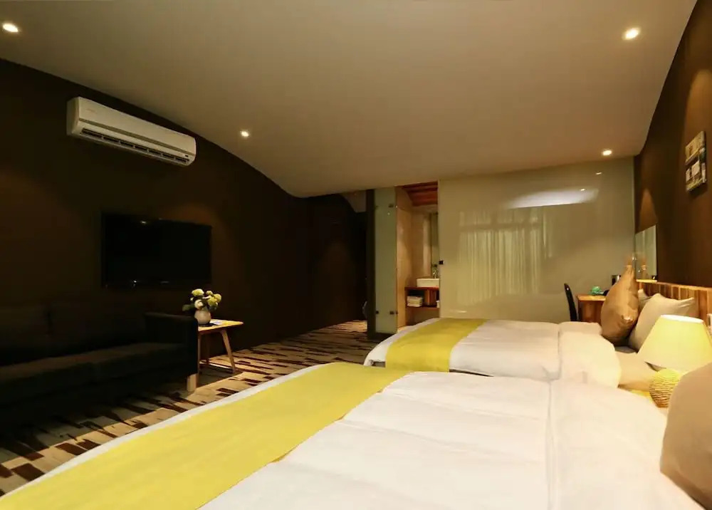 ii 1979 Bed&Breakfast