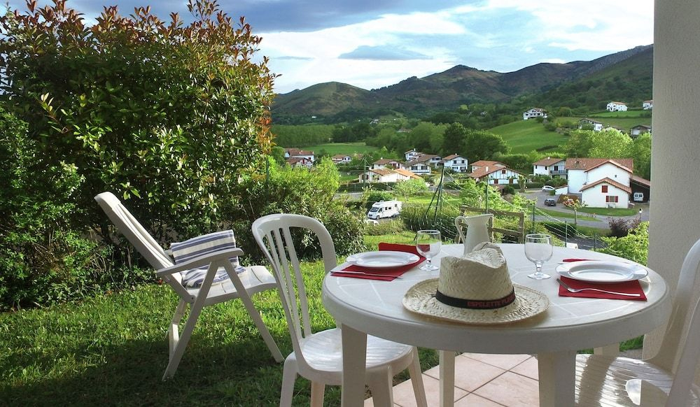 VVF Pays Basque Sare La Rhune, Sare
