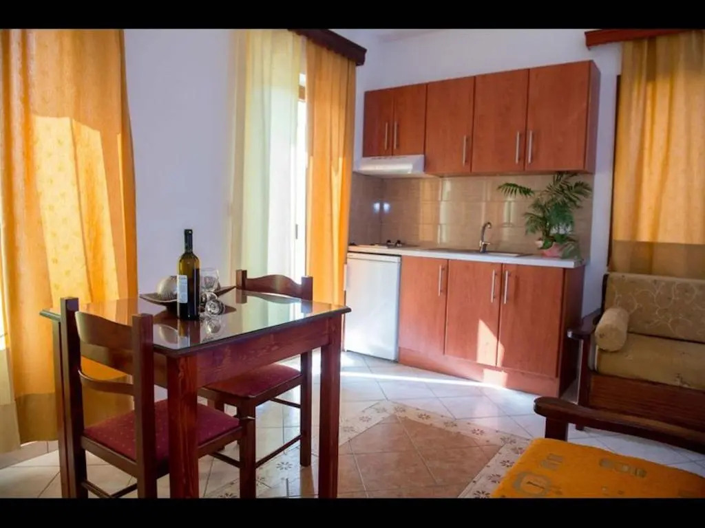 Room in Apartment - A spacious and bright studio with balcony no123