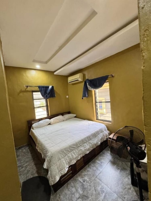 Sparcles Hotel and Lounge